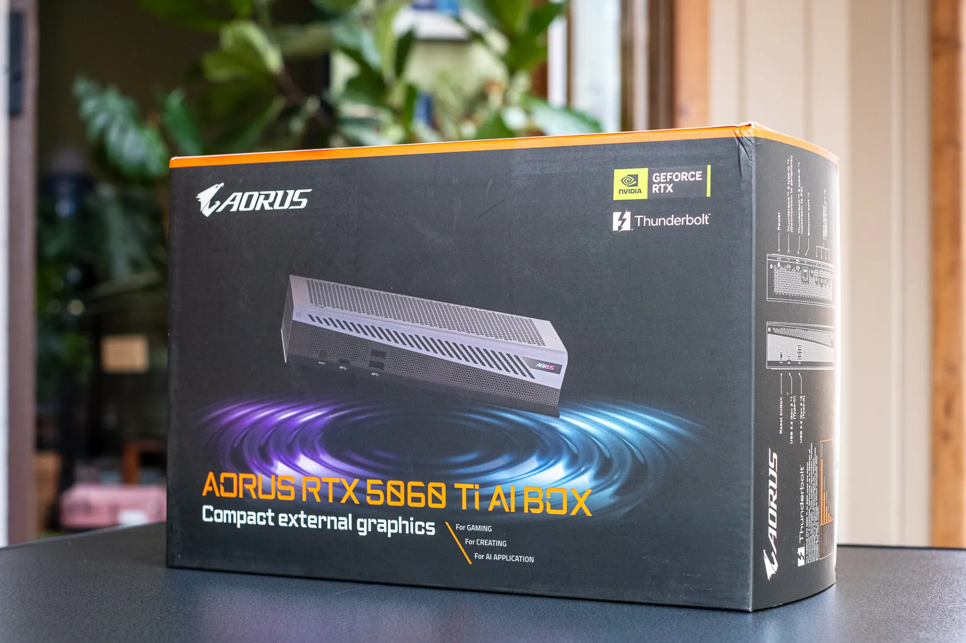 기가바이트의 RTX 5060 Ti AI BOX, 까봤더니 그래픽카드가 통째로 있어 - 테크 소식